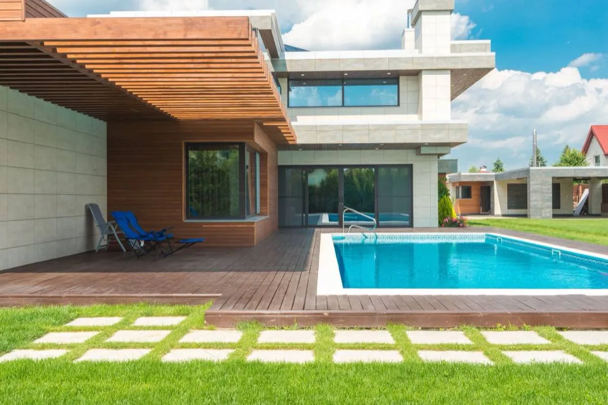 pool in Santa Clarita, CA
